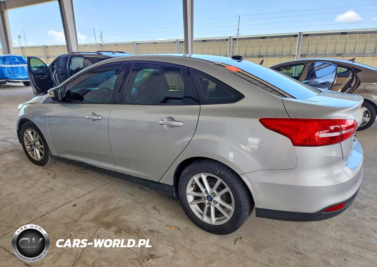 2015 Ford Focus Se VIN:1FADP3F27FL237847 - 2