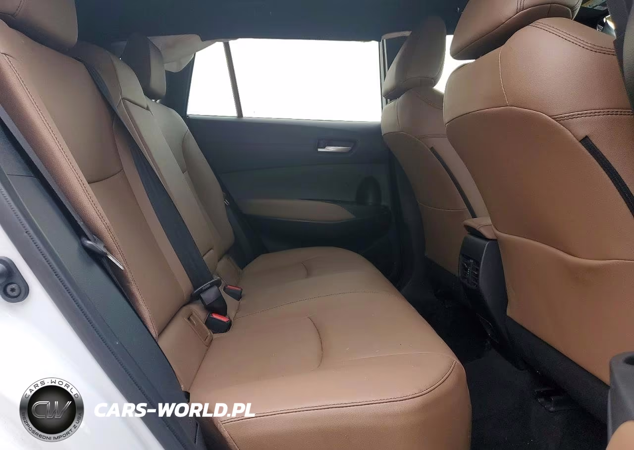 2026 Toyota Corolla Cross Xle VIN:7MUDAAAG0TV157681 - 10