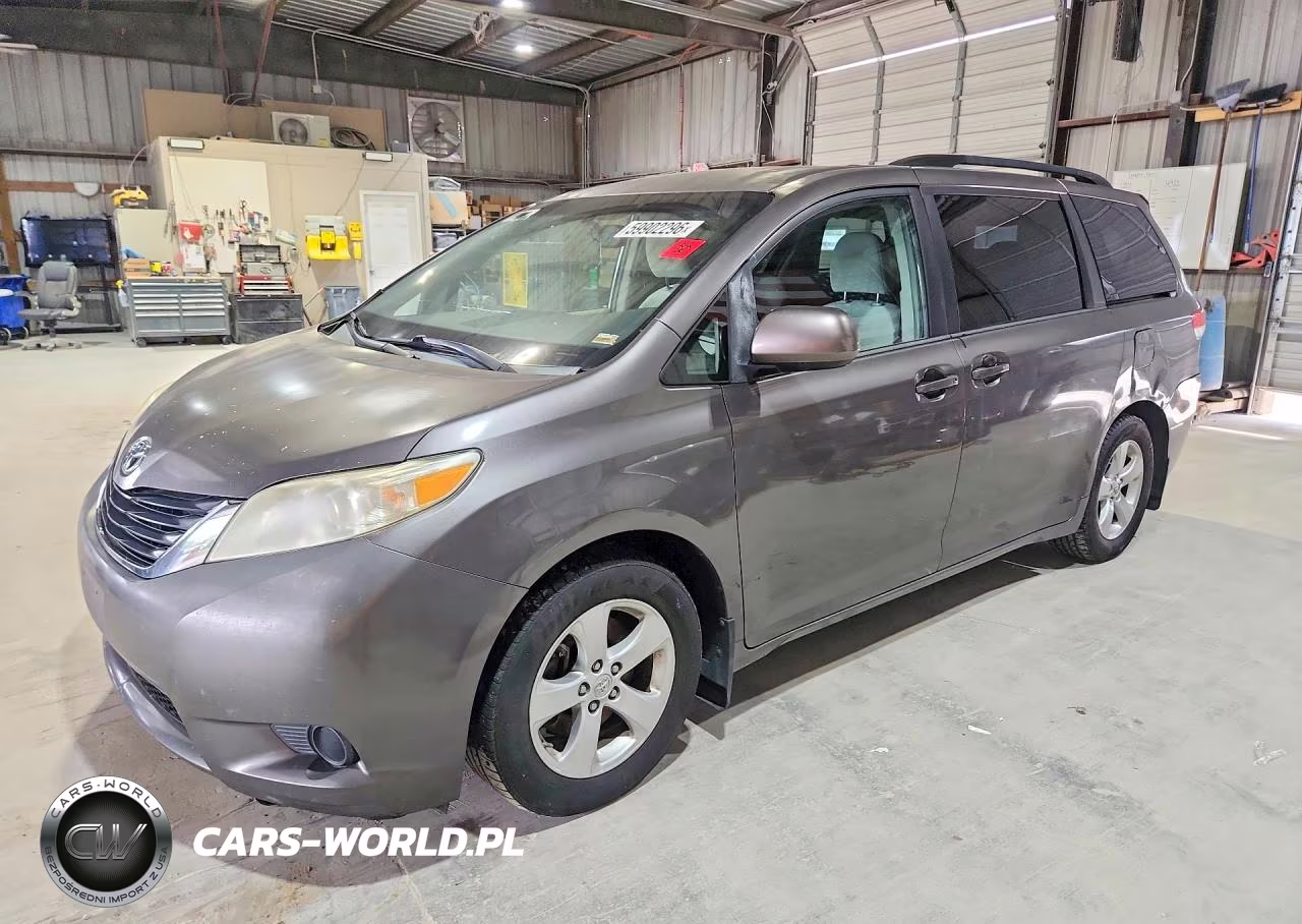 2013 Toyota Sienna Le