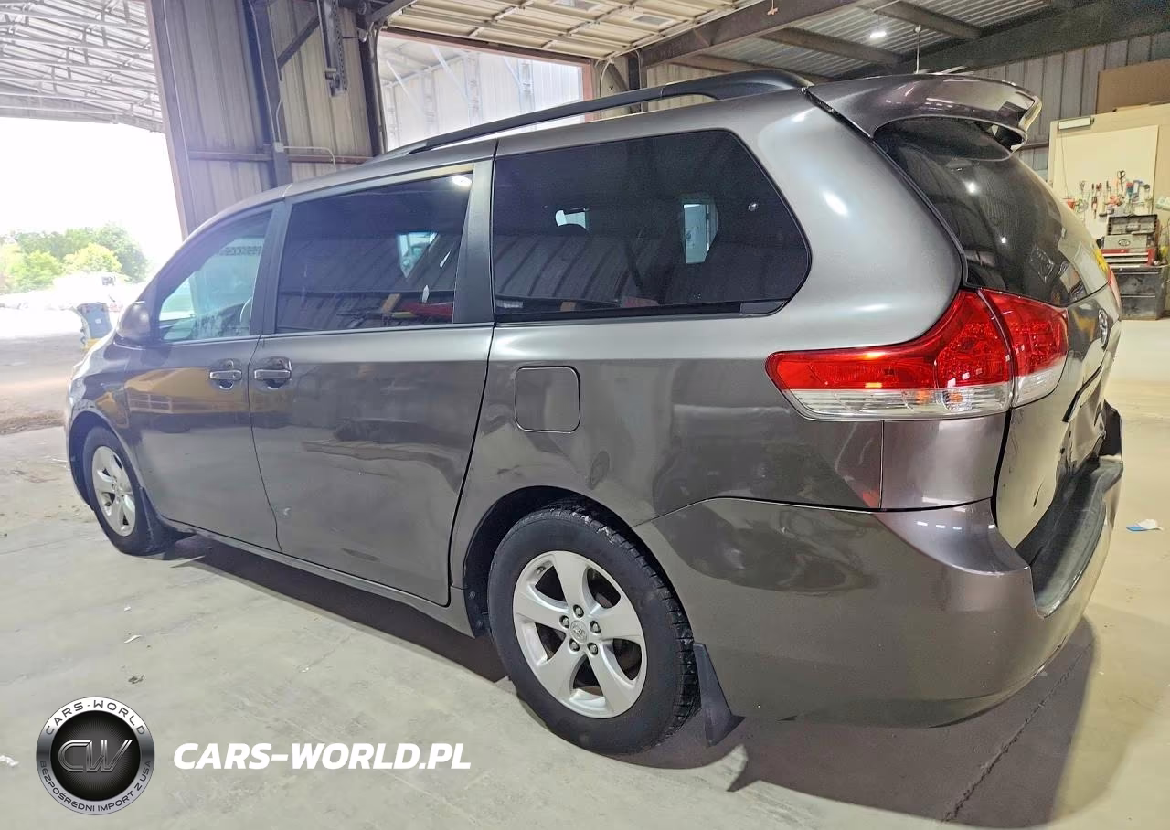 2013 Toyota Sienna Le VIN:5TDKK3DC6DS370168 - 2