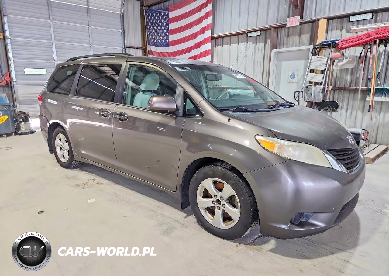 2013 Toyota Sienna Le VIN:5TDKK3DC6DS370168 - 4