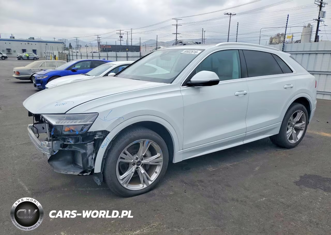 2023 Audi Q8 Premium