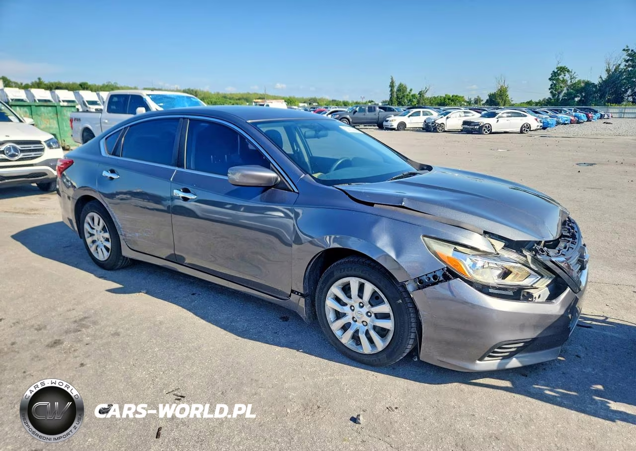 2017 Nissan Altima 2.5 S VIN:1N4AL3AP8HC495847 - 4