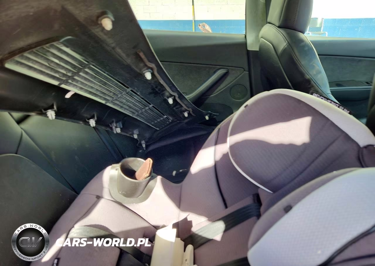 2021 Tesla Model Y VIN:5YJYGDEE2MF302102 - 10