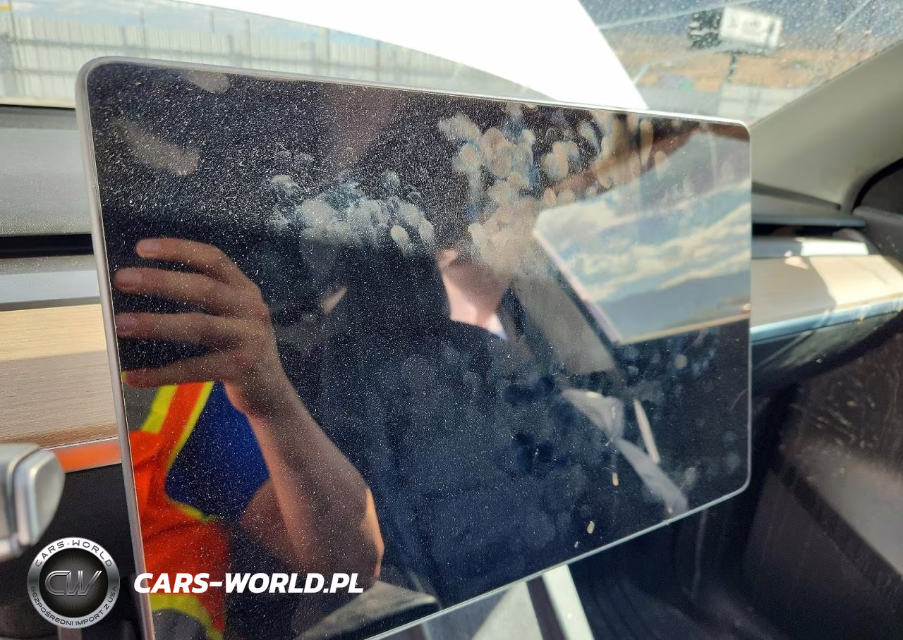 2021 Tesla Model Y VIN:5YJYGDEE2MF302102 - 9