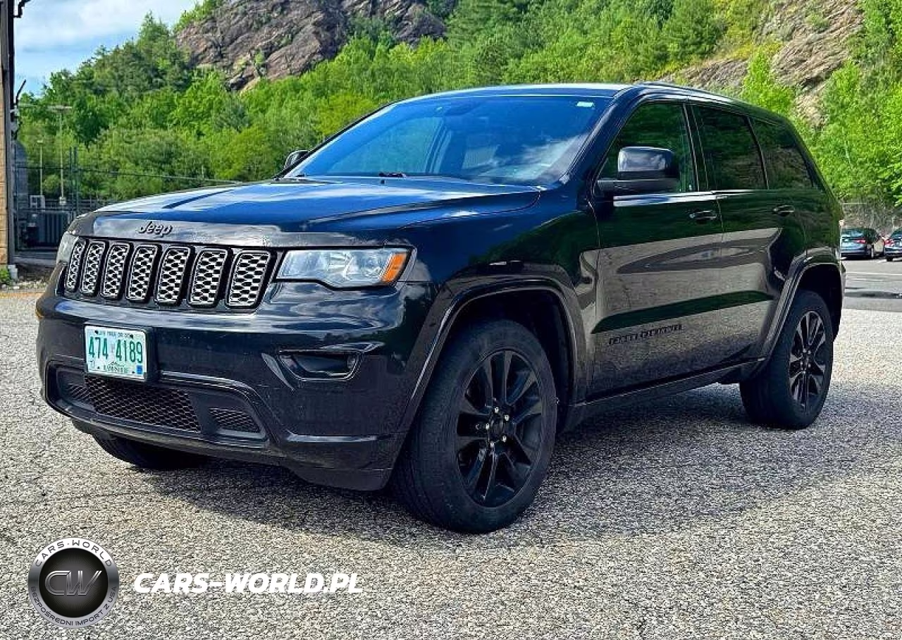 2018 Jeep Grand Cherokee Laredo VIN:1C4RJFAG0JC139919 - 2