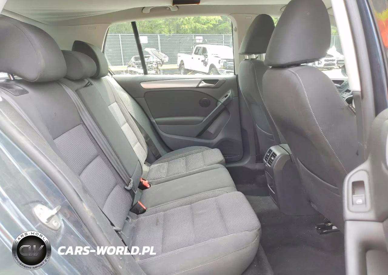2013 Volkswagen Golf VIN:WVWDB7AJ3DW135830 - 10