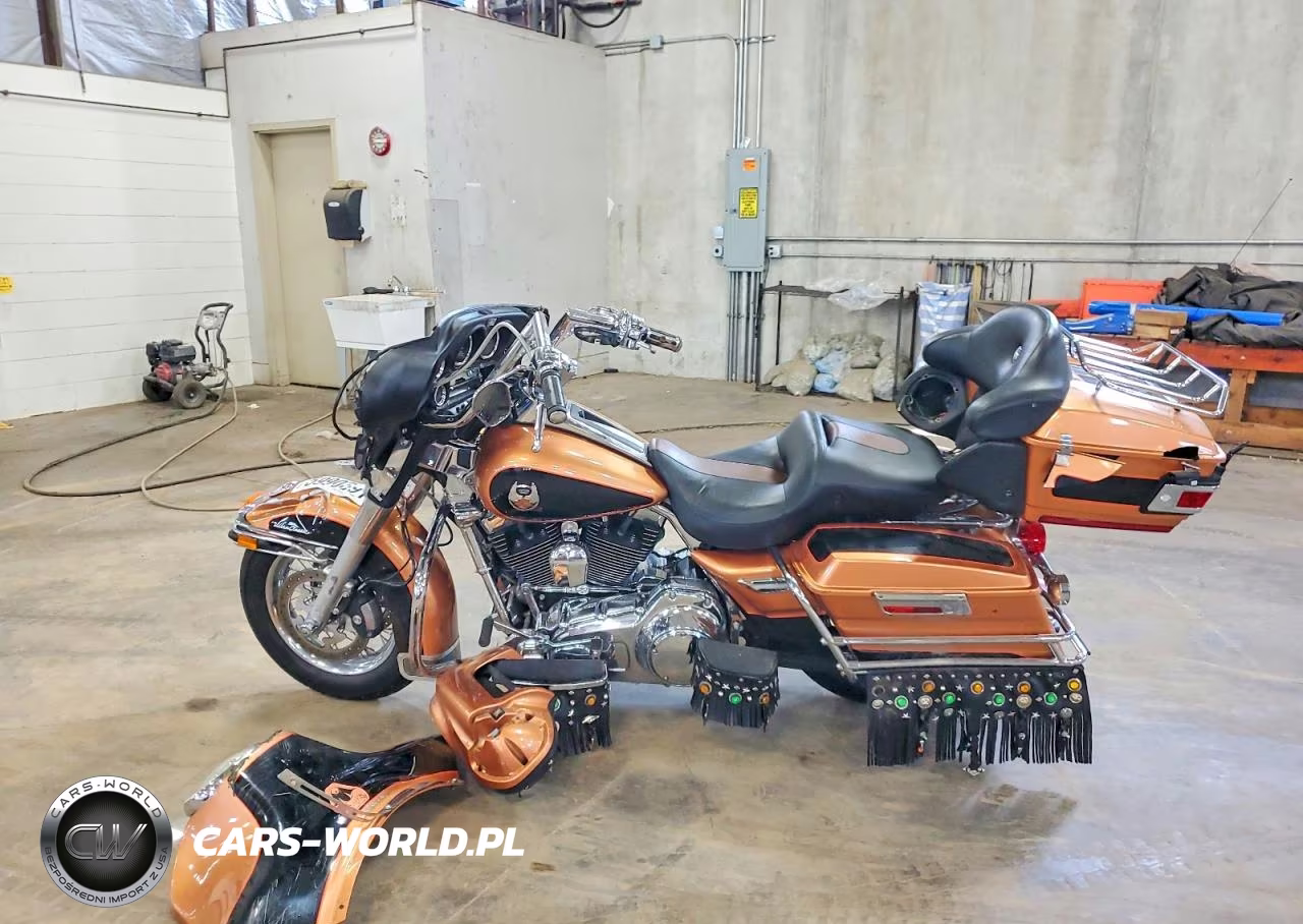 2008 Harley-Davidson Flhtcui 105Th Anniversary Edition VIN:1HD1FC4468Y661626 - 3
