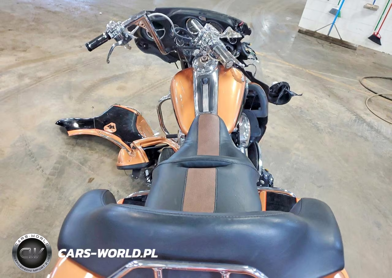 2008 Harley-Davidson Flhtcui 105Th Anniversary Edition VIN:1HD1FC4468Y661626 - 6
