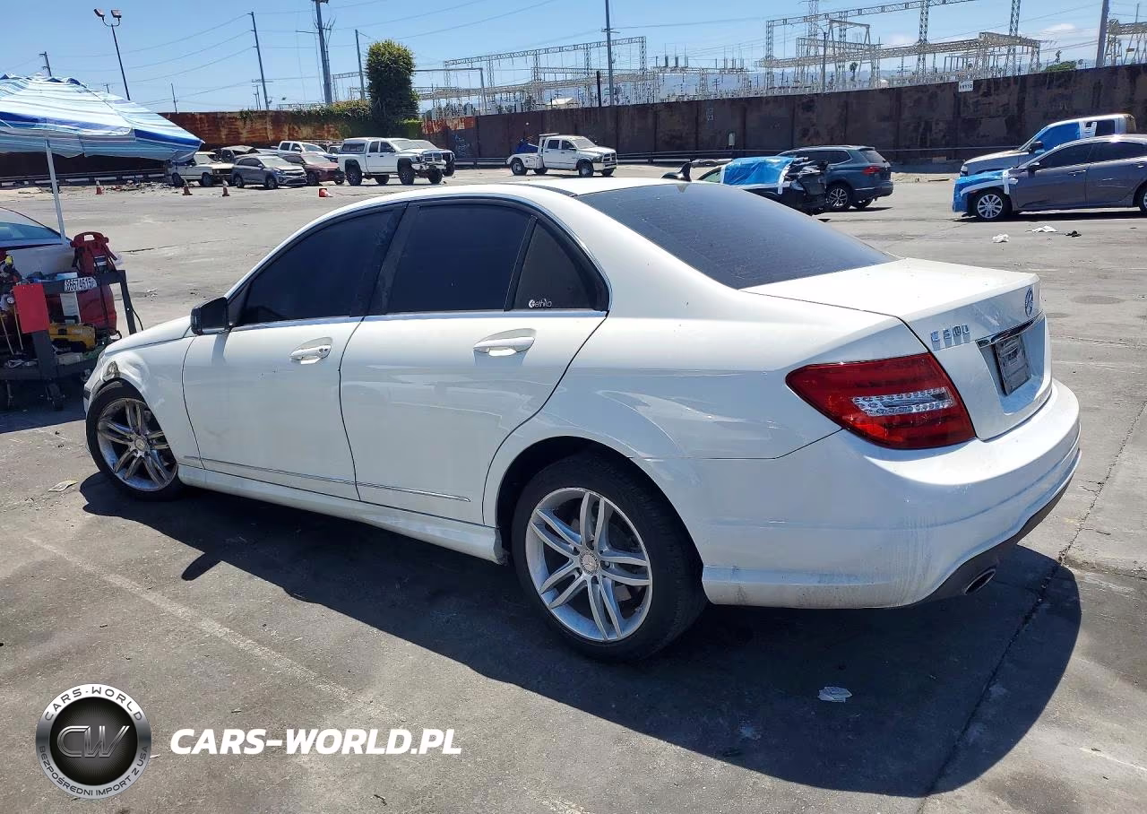 2012 Mercedes-Benz C 300 4Matic VIN:WDDGF8BB0CF920180 - 2