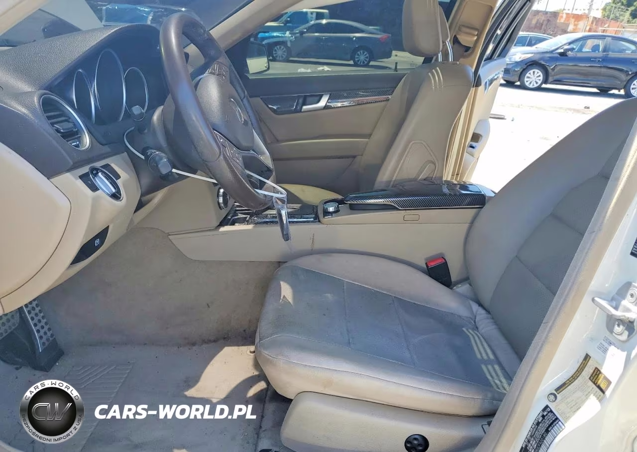 2012 Mercedes-Benz C 300 4Matic VIN:WDDGF8BB0CF920180 - 7