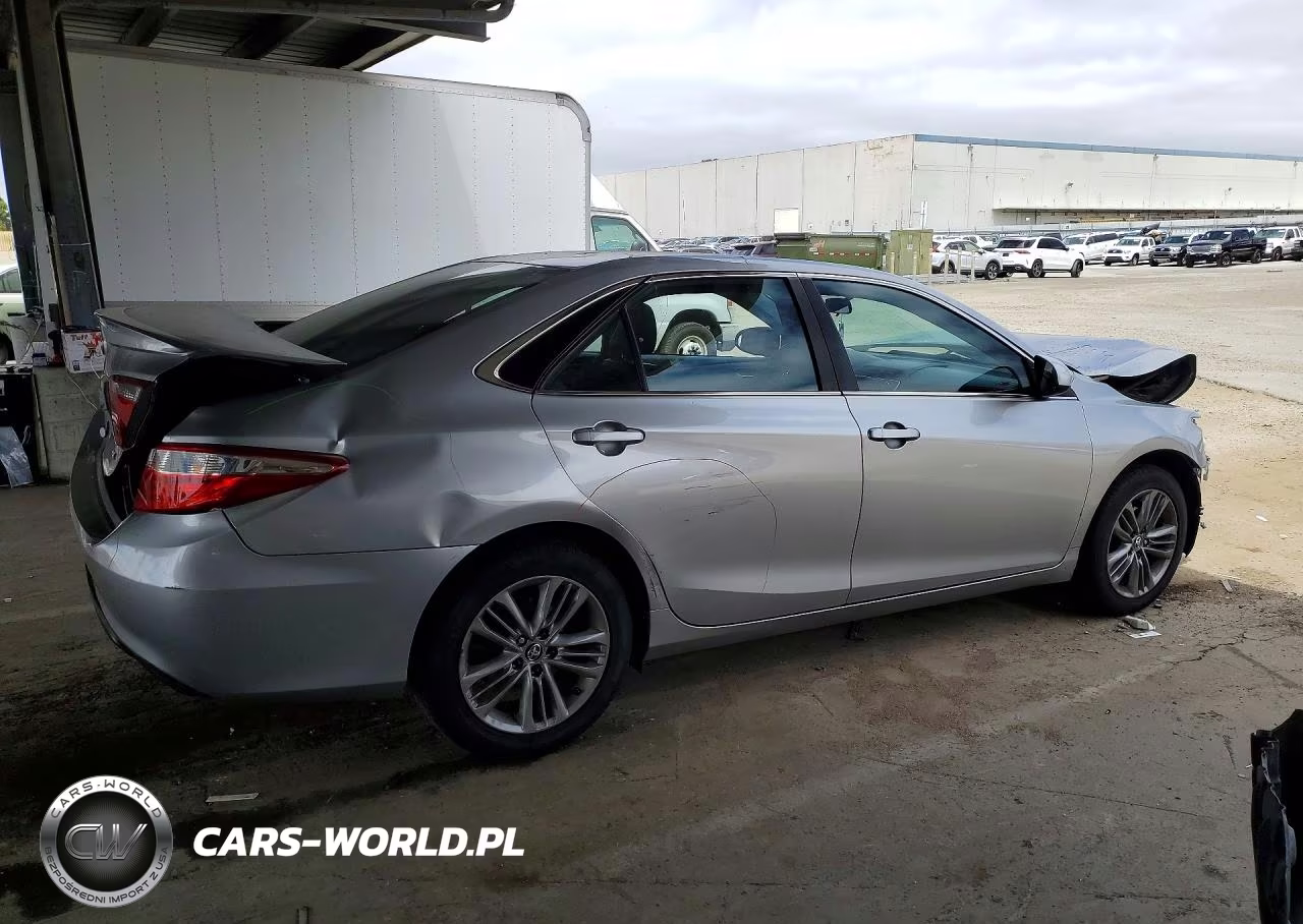 2017 Toyota Camry Se VIN:4T1BF1FK3HU311329 - 3