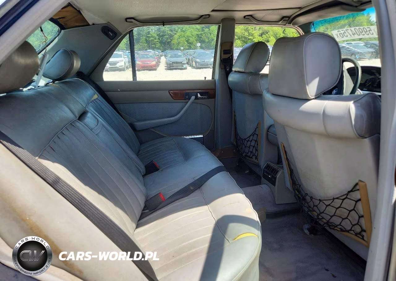 1984 Mercedes-Benz 300 Sd VIN:WDBCB20A7EA049790 - 10