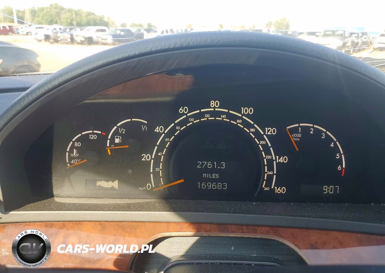 2000 Mercedes-Benz S 500 VIN:WDBNG75J4YA030487 - 9