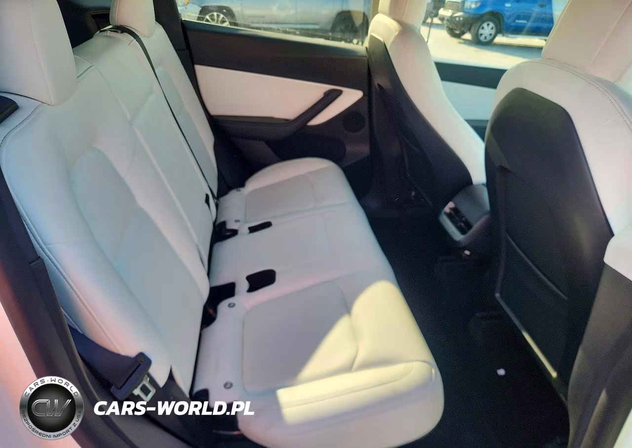 2022 Tesla Model Y VIN:7SAYGDEE2NF419618 - 10