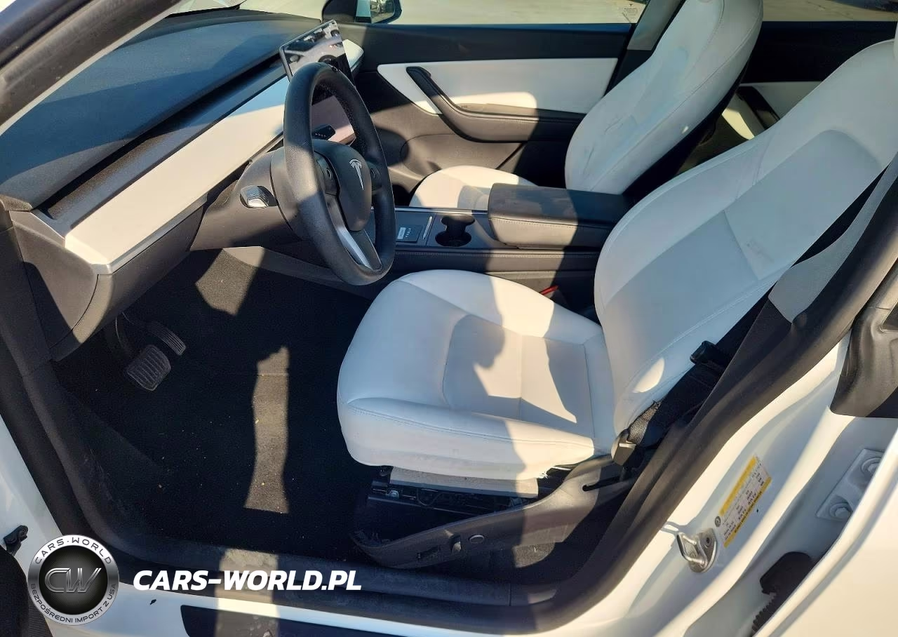 2022 Tesla Model Y VIN:7SAYGDEE2NF419618 - 7