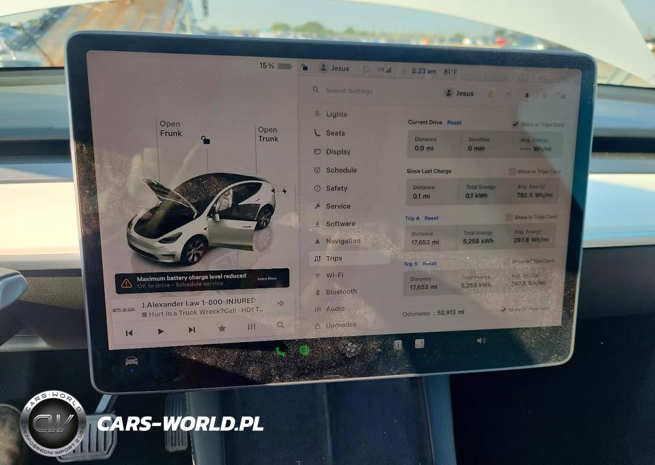 2022 Tesla Model Y VIN:7SAYGDEE2NF419618 - 9