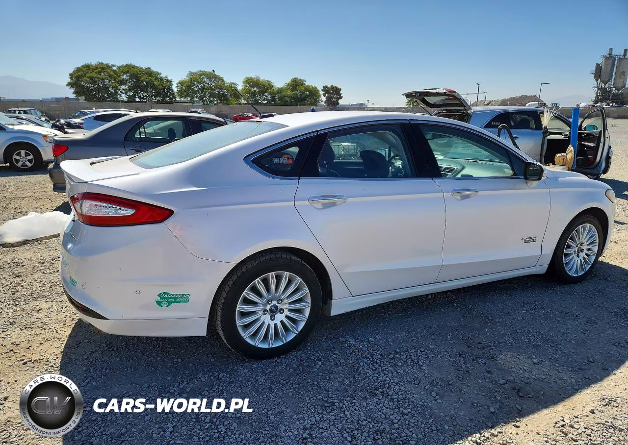 2014 Ford Fusion Titanium Phev VIN:3FA6P0SU8ER329984 - 3