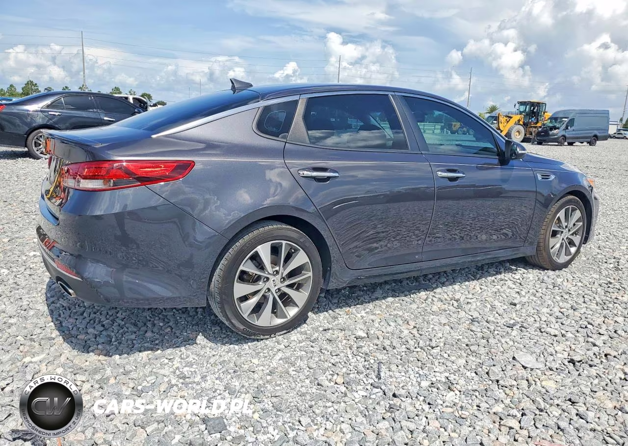 2018 Kia Optima S VIN:5XXGT4L37JG253514 - 3