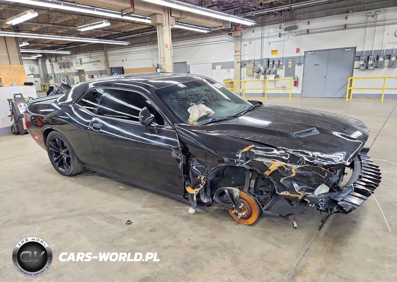2018 Dodge Challenger Sxt VIN:2C3CDZAG7JH276887 - 4