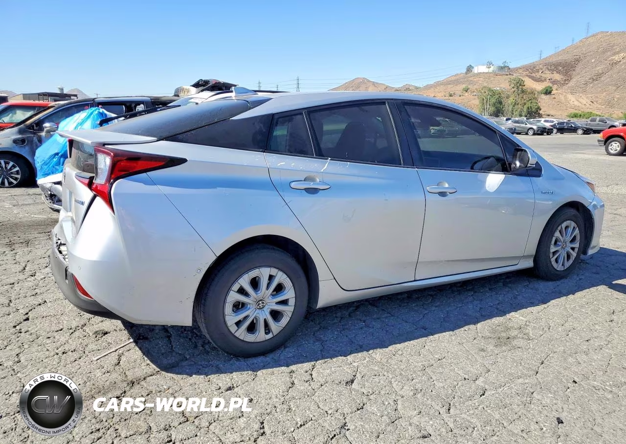 2019 Toyota Prius Le VIN:JTDKARFU7K3099843 - 3