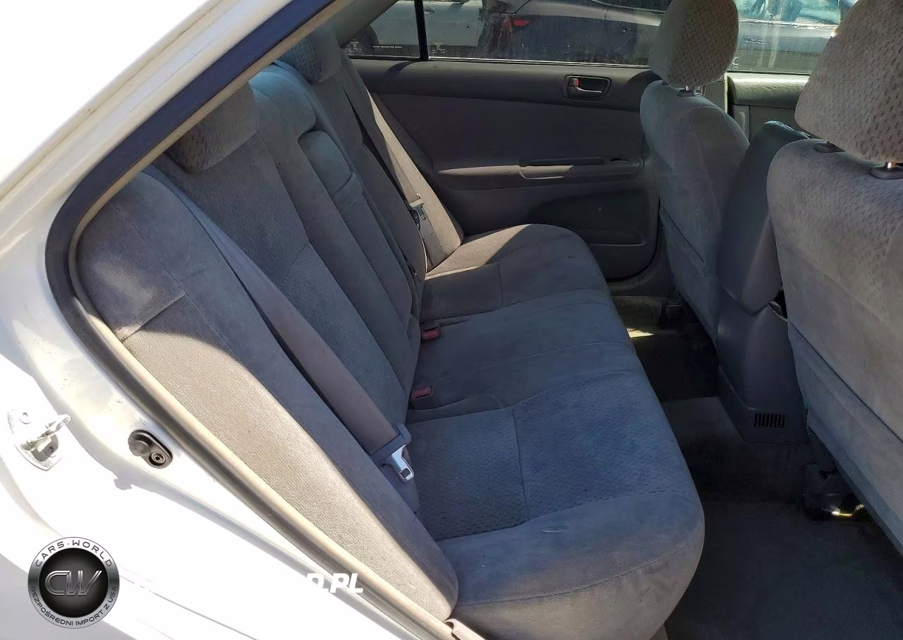 2003 Toyota Camry Le VIN:4T1BE32K63U225526 - 10
