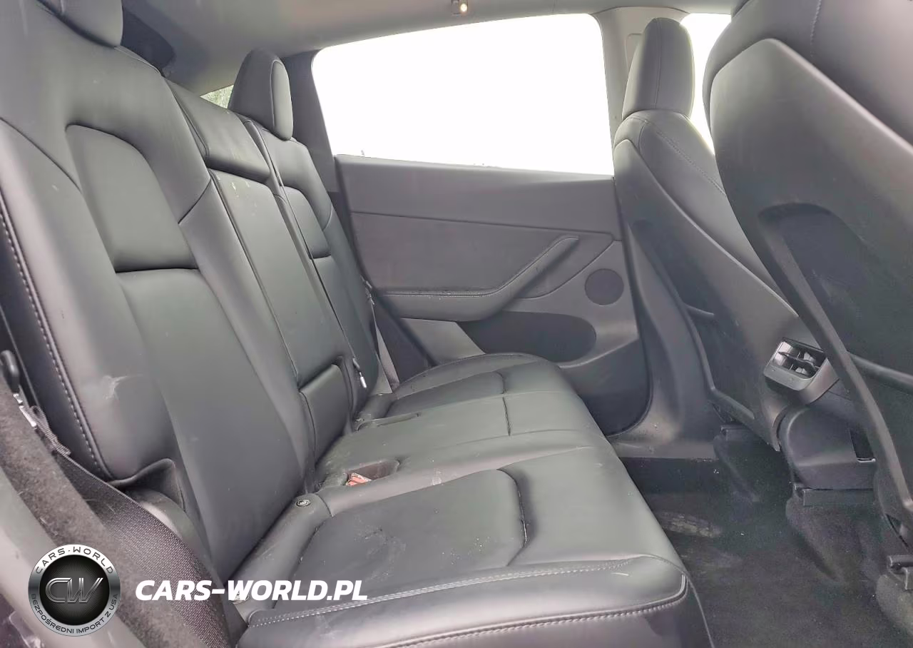 2024 Tesla Model Y VIN:7SAYGDEE8RF200782 - 11