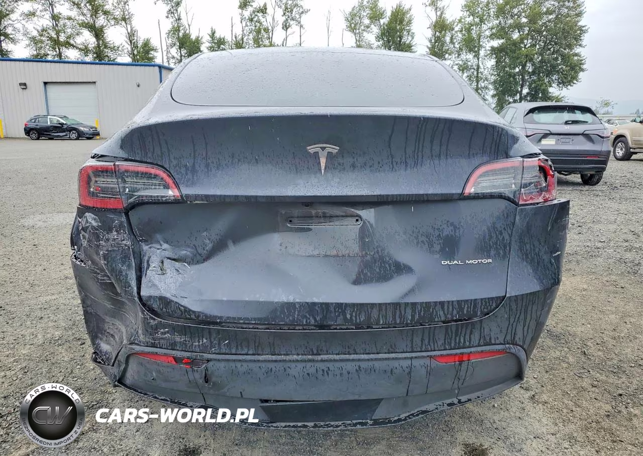 2024 Tesla Model Y VIN:7SAYGDEE8RF200782 - 6