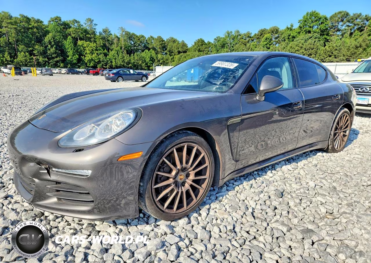 2016 Porsche Panamera 2