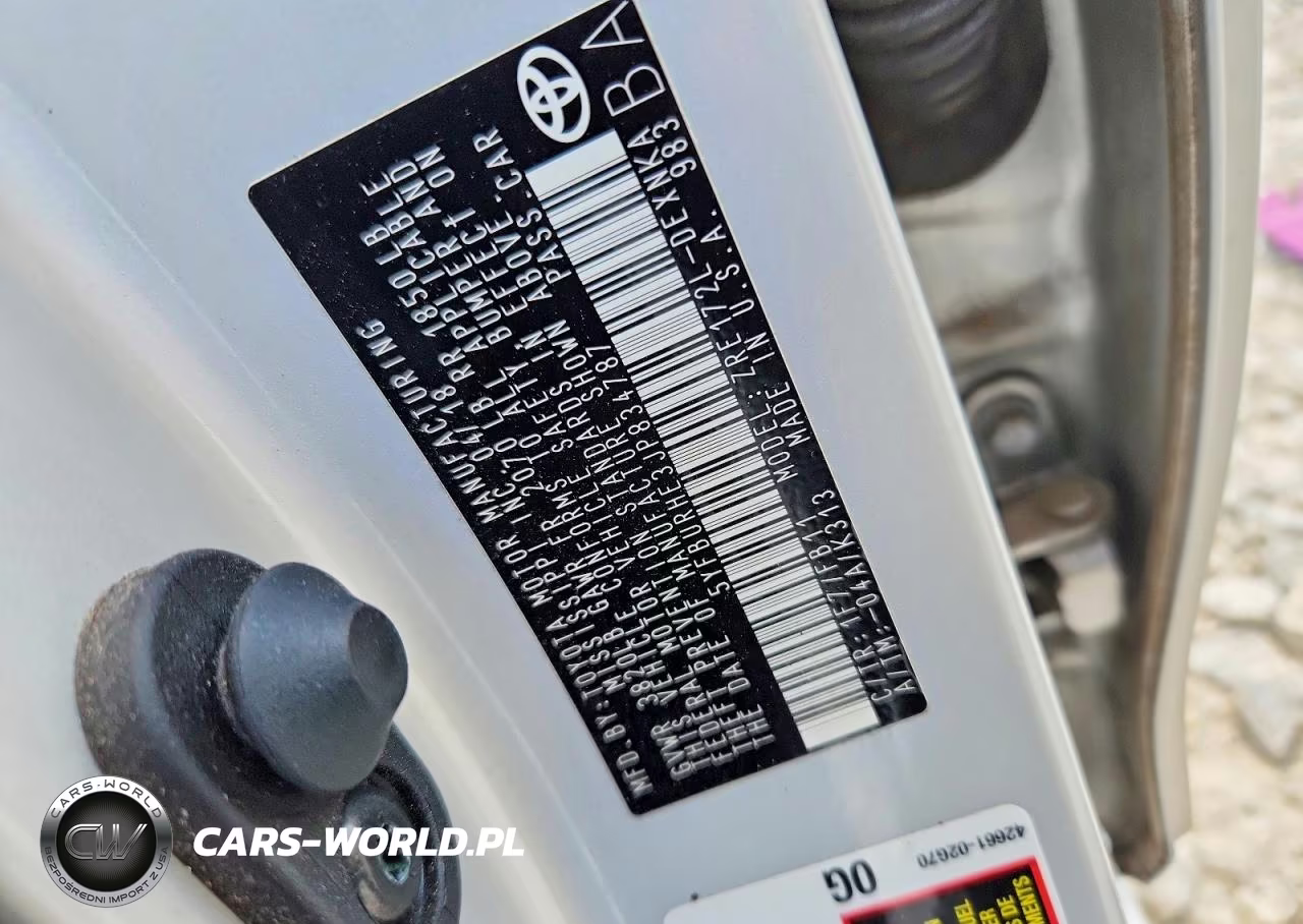2018 Toyota Corolla Le VIN:5YFBURHE3JP834787 - 12