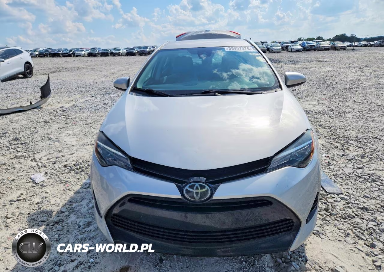 2018 Toyota Corolla Le VIN:5YFBURHE3JP834787 - 5