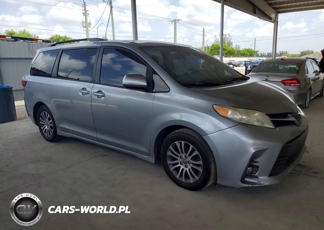 2018 Toyota Sienna Xle 8-Passenger VIN:5TDYZ3DC2JS905000 - 4