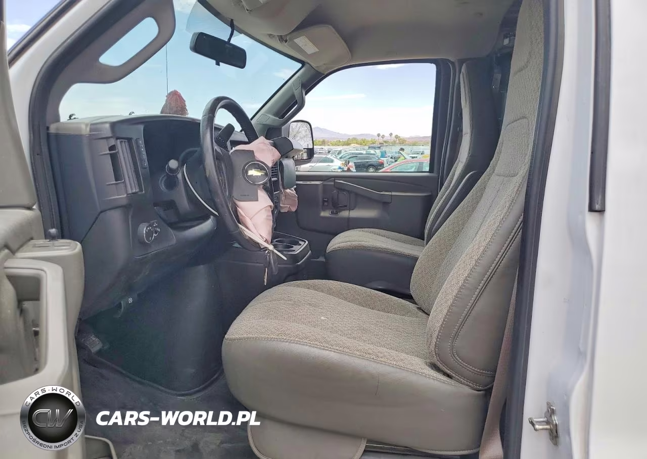 2023 Chevrolet Express G2500 VIN:1GCWGAFP5P1200263 - 7