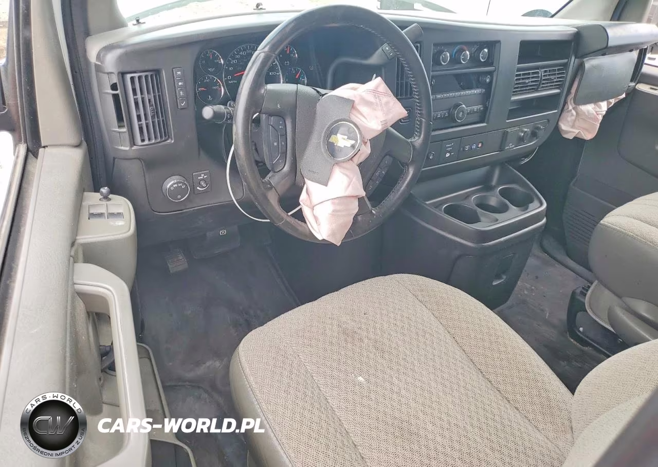 2023 Chevrolet Express G2500 VIN:1GCWGAFP5P1200263 - 8