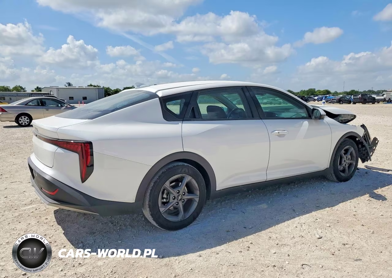 2025 Kia K4 Lxs VIN:3KPFT4DE4SE115886 - 3