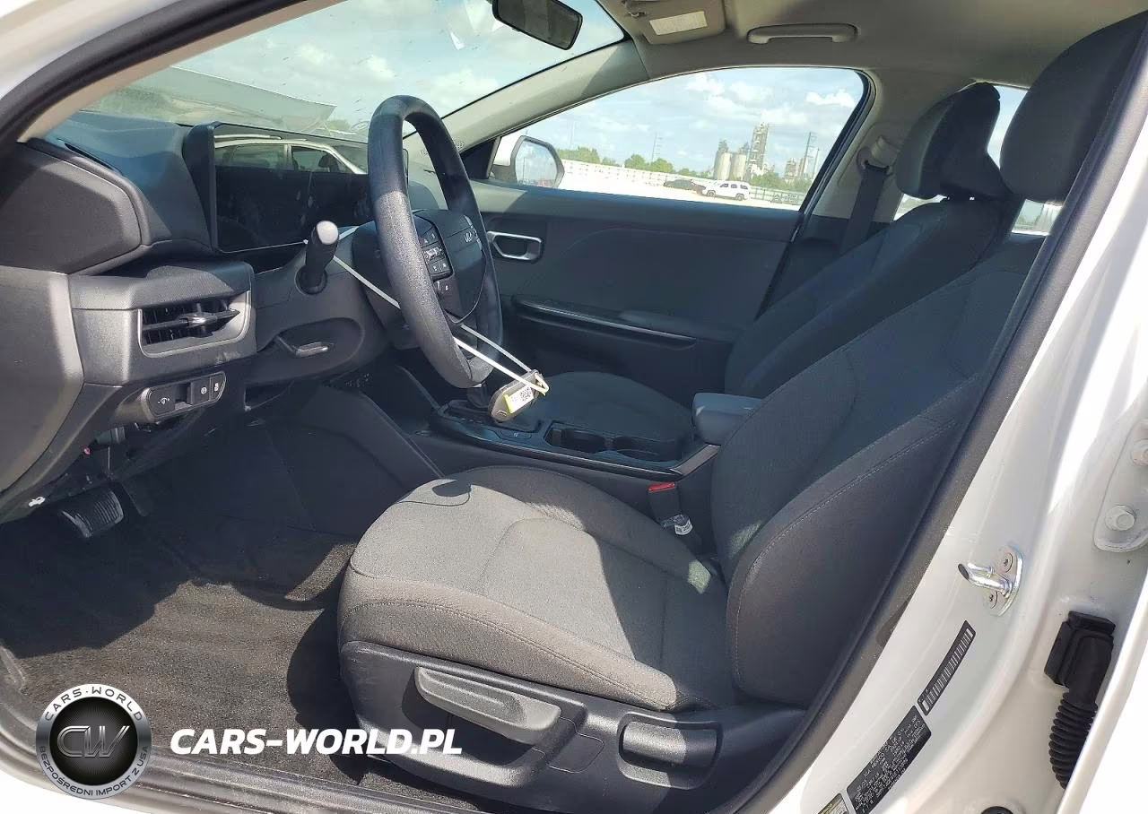 2025 Kia K4 Lxs VIN:3KPFT4DE4SE115886 - 7