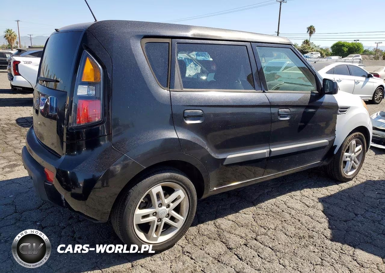 2010 Kia Soul + VIN:KNDJT2A24A7059696 - 3