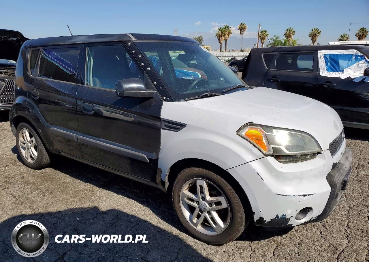 2010 Kia Soul + VIN:KNDJT2A24A7059696 - 4