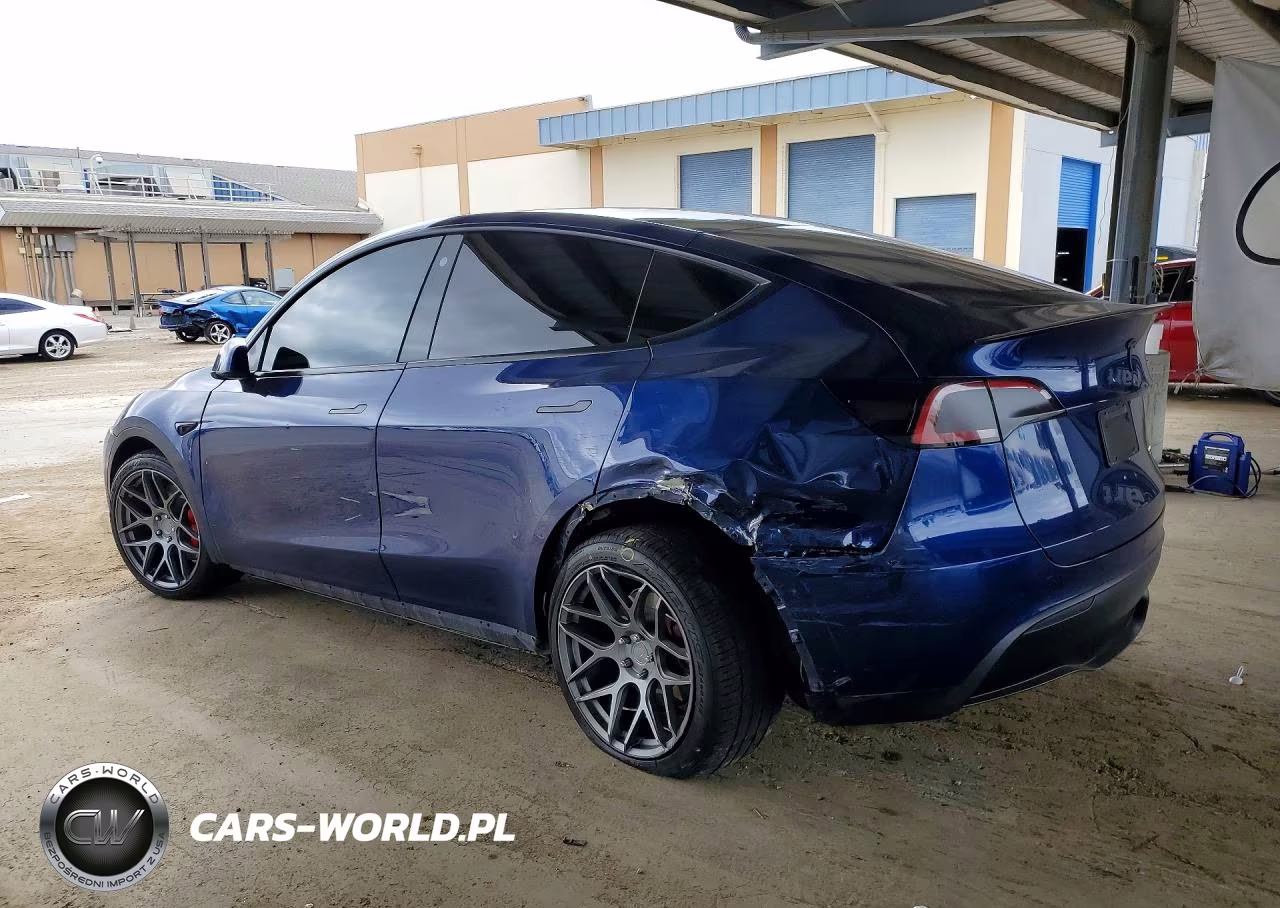 2023 Tesla Model Y VIN:7SAYGDEF6PF622927 - 2