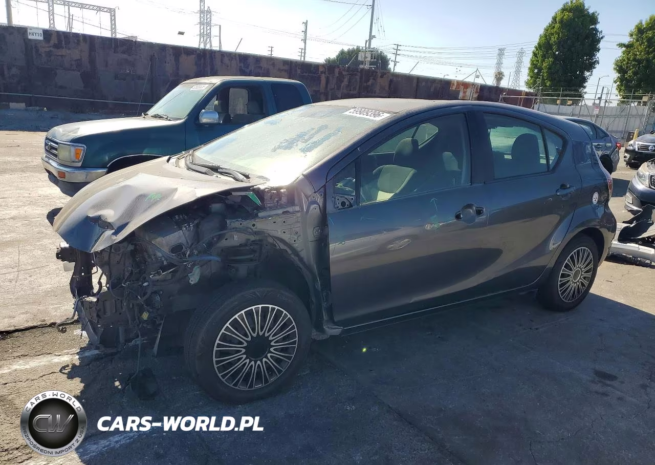 2016 Toyota Prius C Two