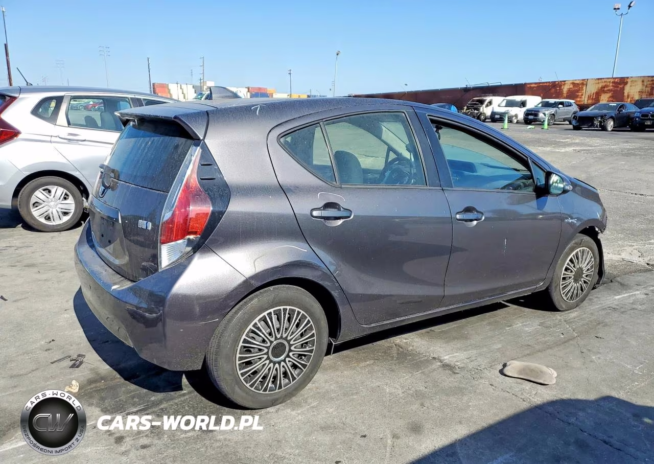 2016 Toyota Prius C Two VIN:JTDKDTB39G1123886 - 3