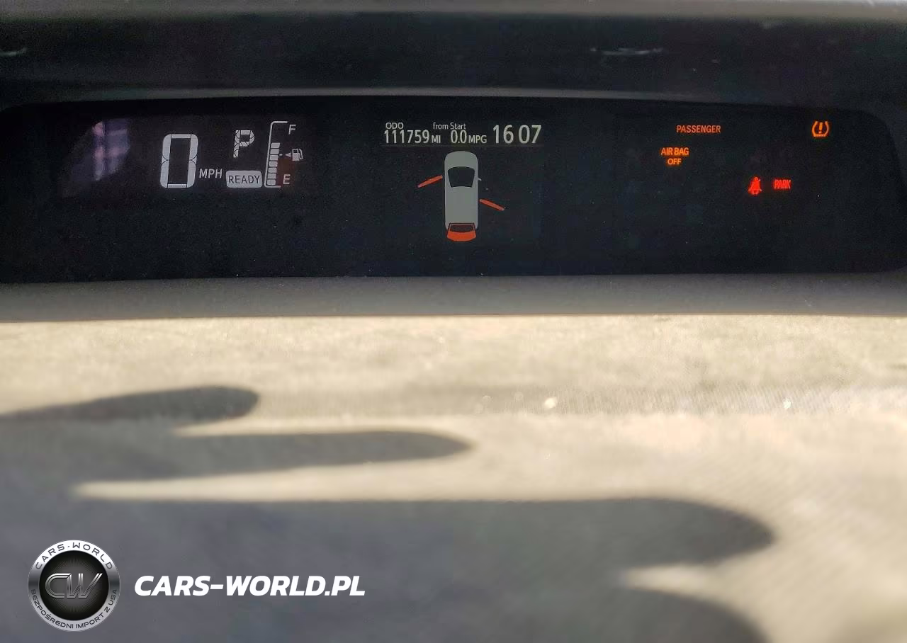 2016 Toyota Prius C Two VIN:JTDKDTB39G1123886 - 9