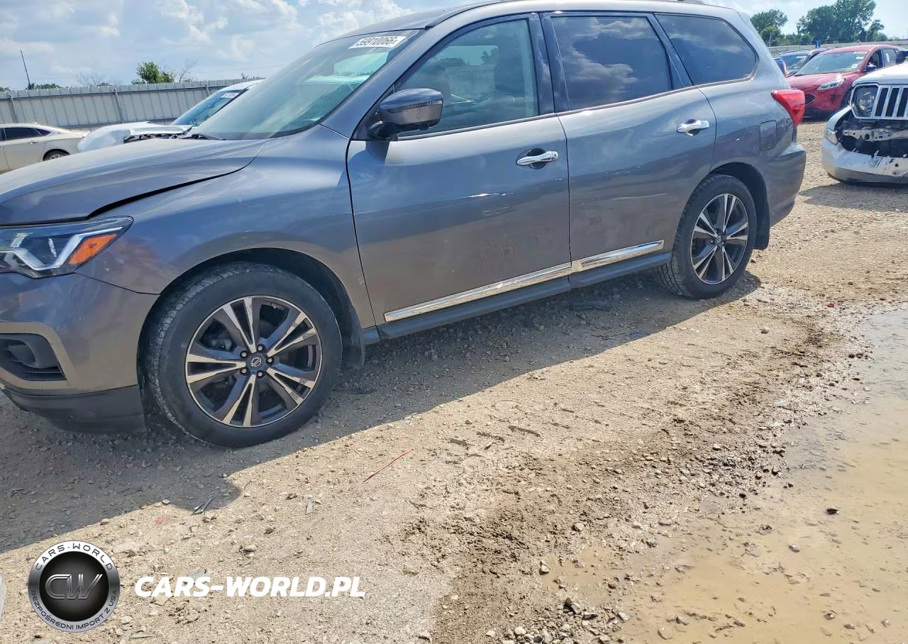 2017 Nissan Pathfinder Platinum