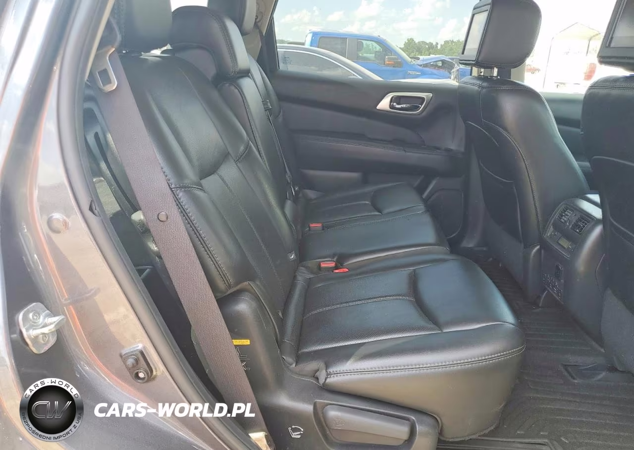 2017 Nissan Pathfinder Platinum VIN:5N1DR2MM1HC639400 - 11