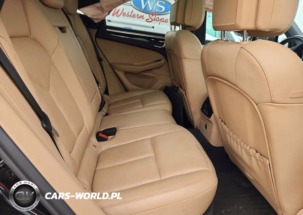 2020 Porsche Macan VIN:WP1AA2A5XLLB13639 - 11