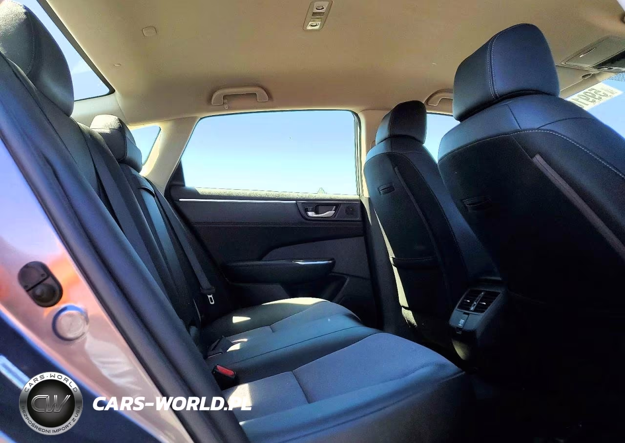 2018 Honda Clarity VIN:JHMZC5F13JC018843 - 10