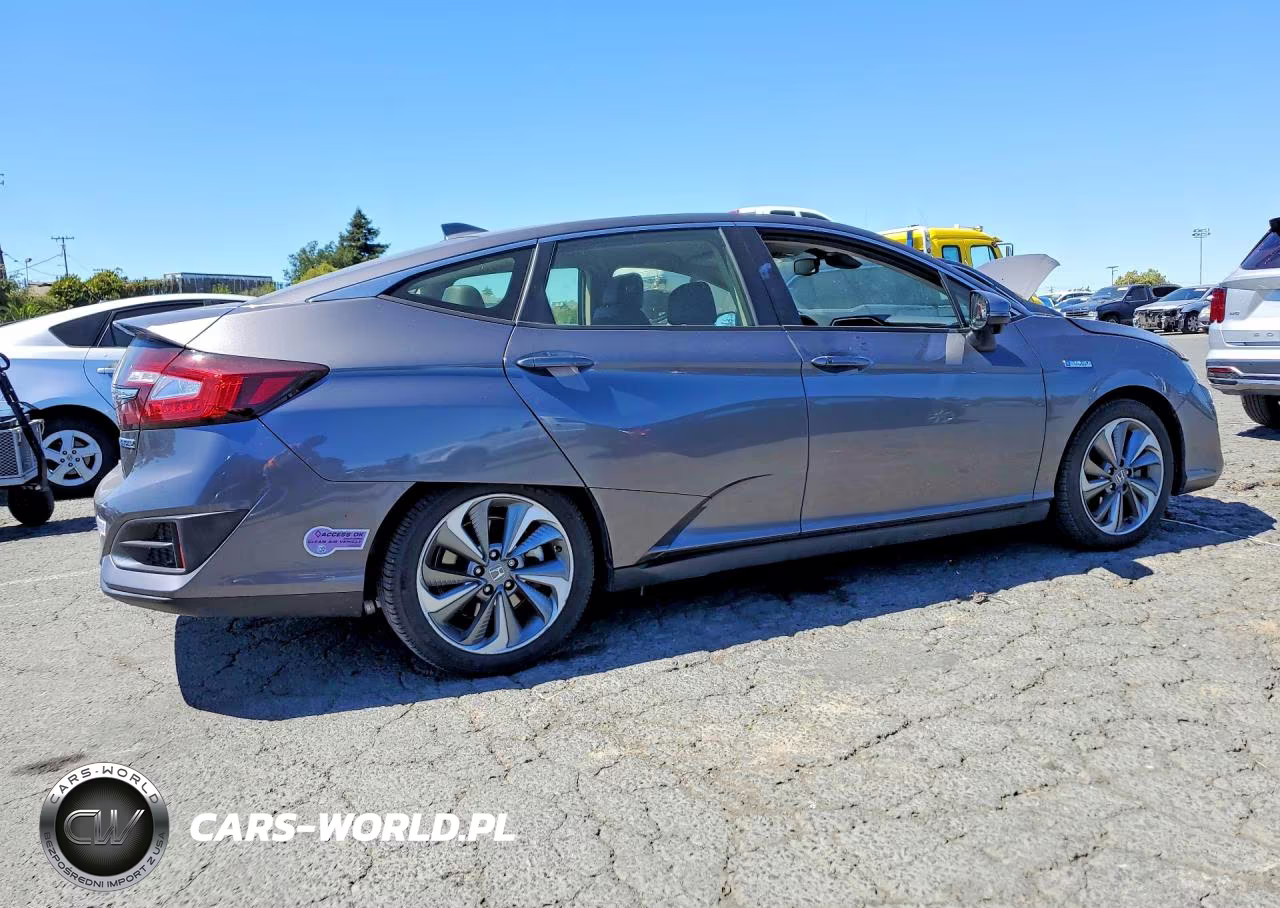 2018 Honda Clarity VIN:JHMZC5F13JC018843 - 3
