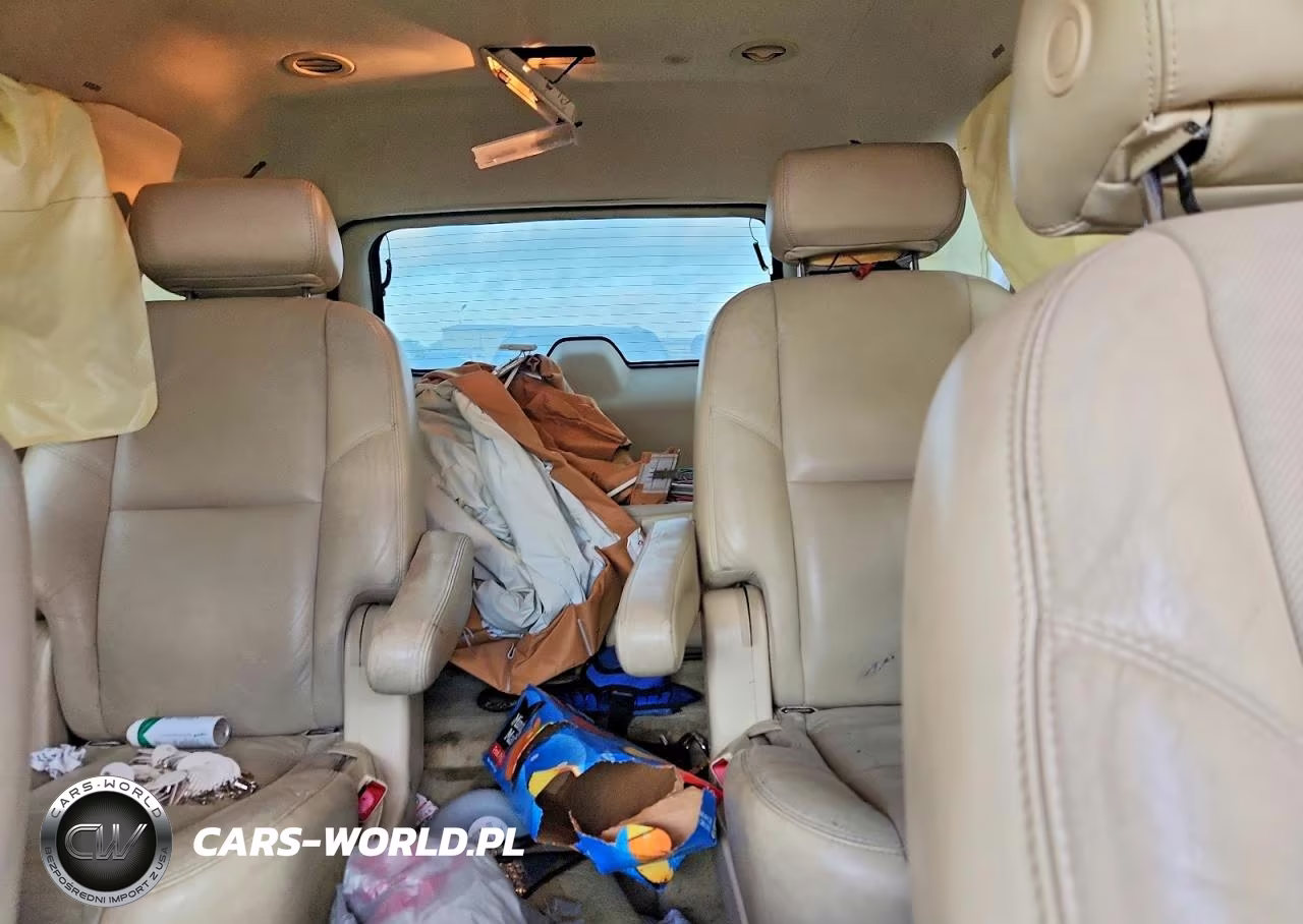 2007 Cadillac Escalade Luxury VIN:1GYFK63807R211935 - 10