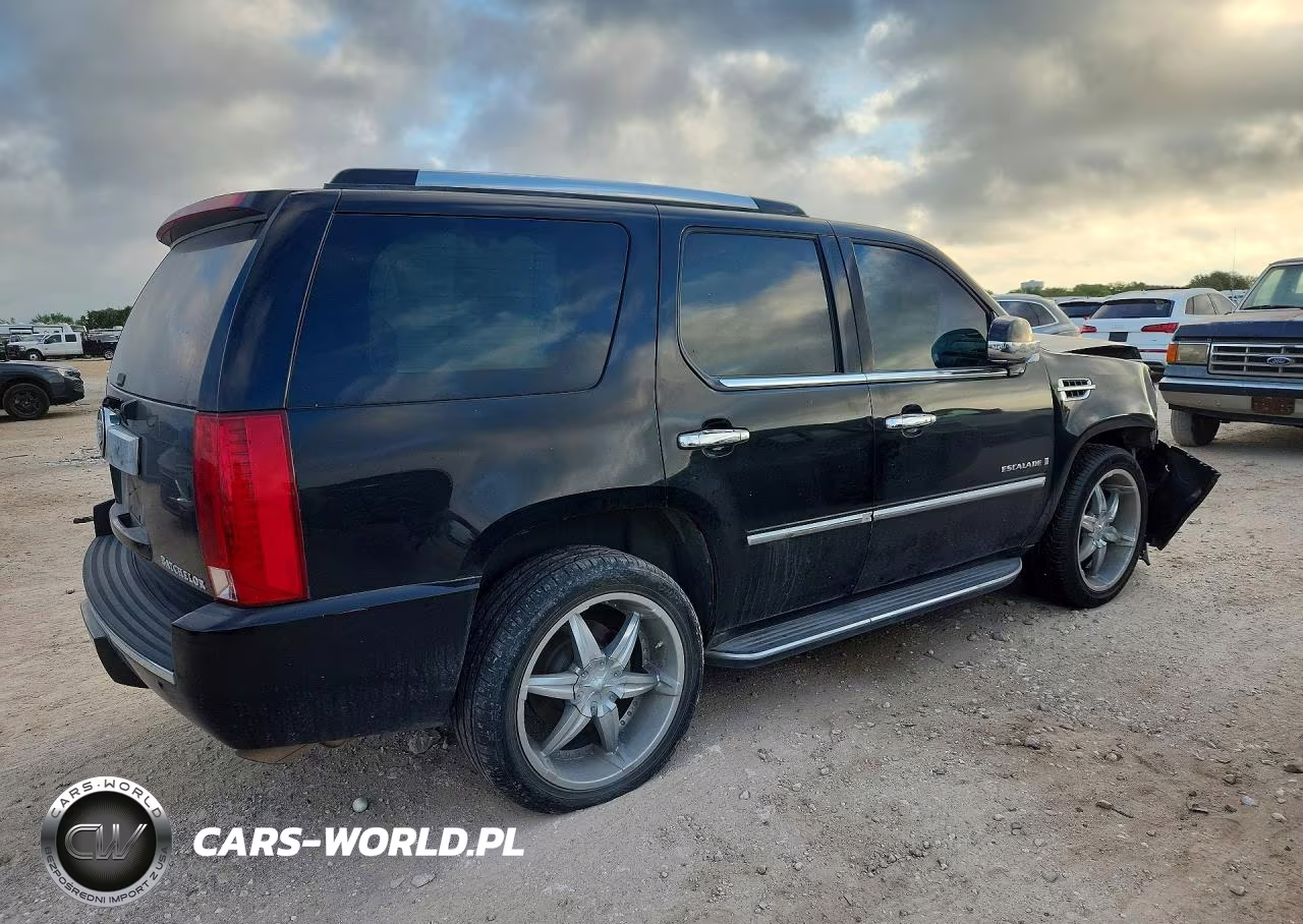 2007 Cadillac Escalade Luxury VIN:1GYFK63807R211935 - 3
