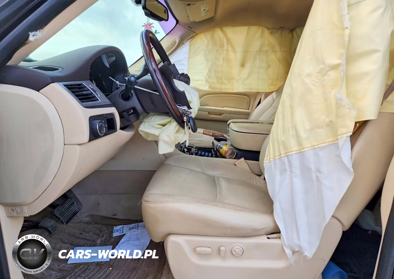 2007 Cadillac Escalade Luxury VIN:1GYFK63807R211935 - 7